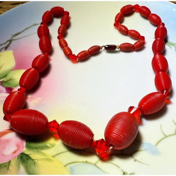 Vintage 30's Czech Red Beaded Carved Celluloid Glass Beaded necklace - Picture 2 of 12